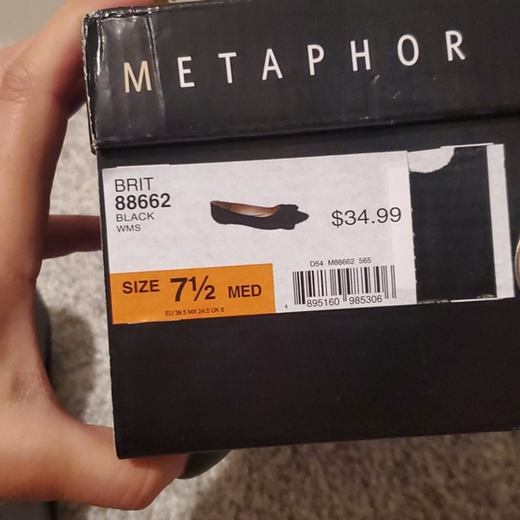 SOLD**Black Flats - Picture 5 of 5